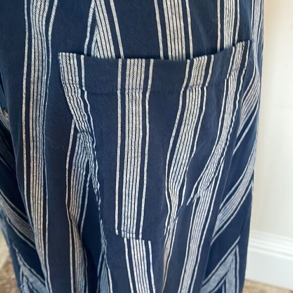 Very cute and comfortable By Violet Weekend dress. - Picture 2 of 4